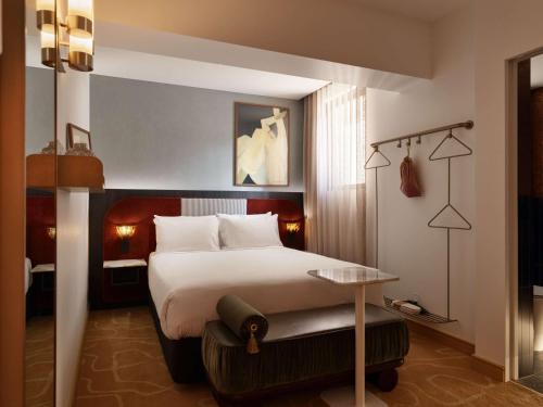 Кровать или кровати в номере Hotel Morris Sydney, Handwritten Collection