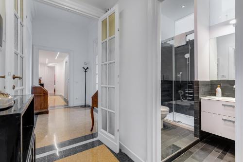 BMGA l Elegant Four-Room Apt for 8 Guests in Prati