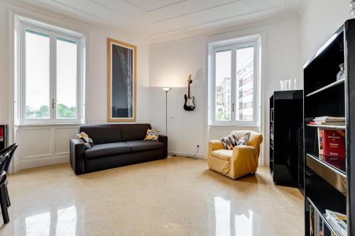 BMGA l Elegant Four-Room Apt for 8 Guests in Prati