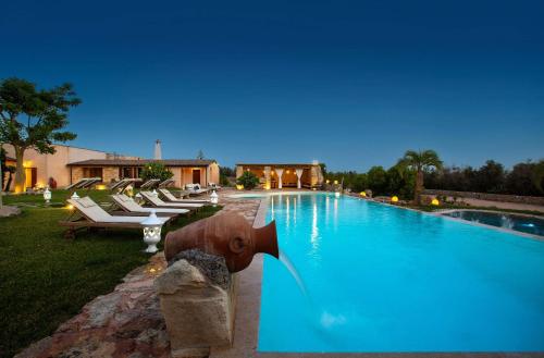 Πισίνα στο ή κοντά στο Masseria Marchese by Perle di Puglia