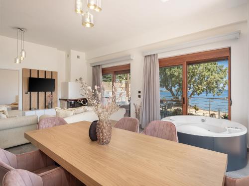 Elia Seaside Deluxe Apartment