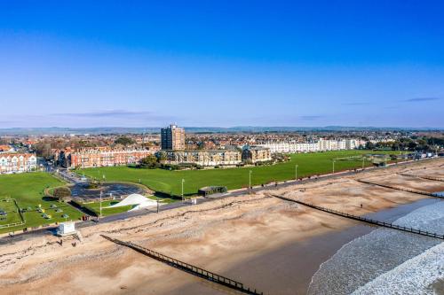 Gallery image of Tranquil 3BD Haven by the Sea in Littlehampton in Littlehampton