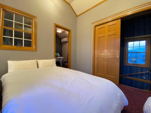 Ein Bett oder Betten in einem Zimmer der Unterkunft Five room 120 SKY TREE SENSOJI FreeParking 1292sqft