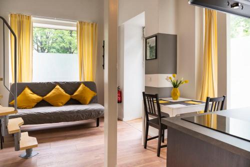 Istumisnurk majutusasutuses Homely loft style Apartment in Berlin Wilmersdorf