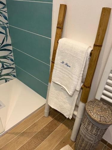 Il Faro beach house tesisinde bir banyo