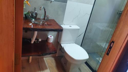 Vonios kambarys apgyvendinimo įstaigoje CABANAS DA MATA NP