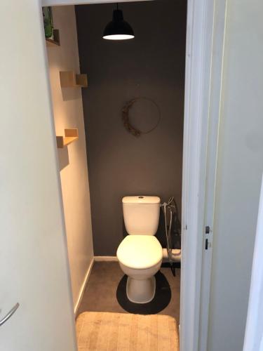 Photo de la galerie de l'établissement Thiais/Orly: grand F2 lumineux, à Thiais