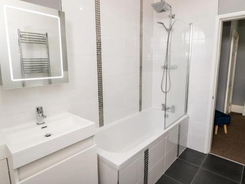 Gallery image of St John's North Hotel Apartments in Wakefield