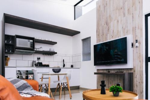 Cucina o angolo cottura di The Lofts Luxury Suites