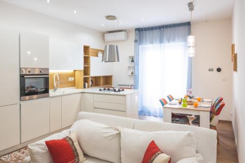 Cozy flat with terrace at Trastevere train station