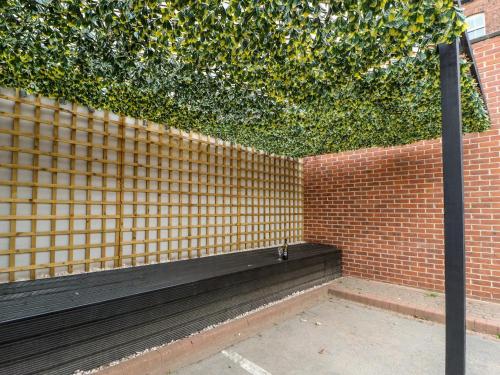 Gallery image of St John's North Hotel Apartments in Wakefield