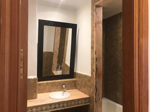 Vannituba majutusasutuses Palmeraie Village 2 Relax and Pool