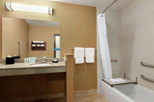 Koupelna v ubytování Hampton Inn Abilene