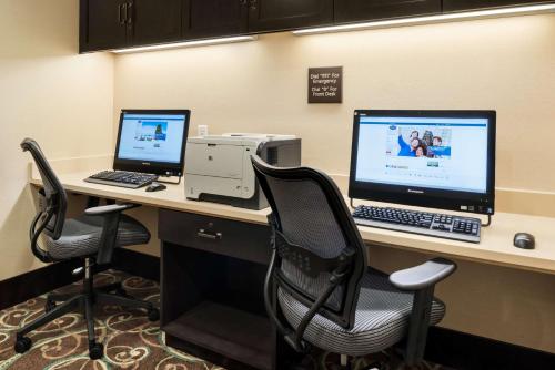 TV a/nebo společenská místnost v ubytování Hampton Inn & Suites Corpus Christi, TX