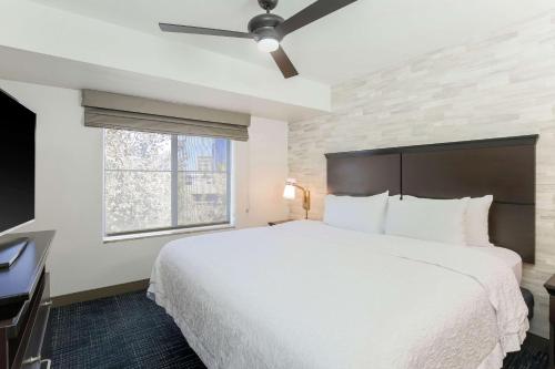 Ένα ή περισσότερα κρεβάτια σε δωμάτιο στο Hampton Inn & Suites Denver Tech Center
