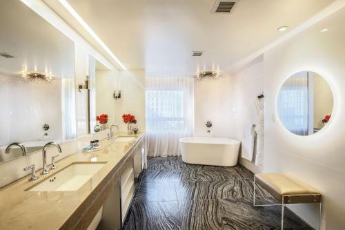 The Statler Dallas, Curio Collection By Hilton Image