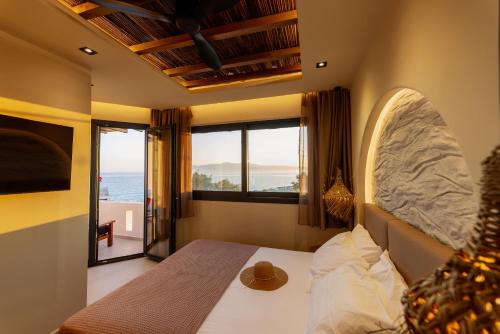 Deep blue suites photo 2
