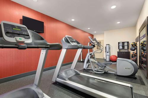 Γυμναστήριο ή/και όργανα γυμναστικής στο Hampton Inn Wichita-East