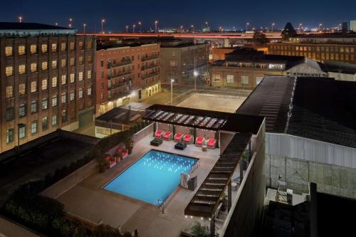 Hilton Garden Inn New Orleans Convention Center Image