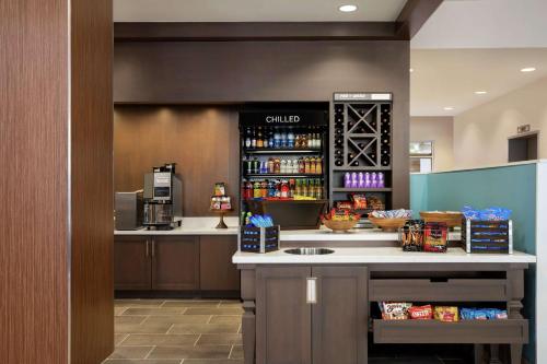 Hilton Garden Inn New Orleans Convention Center Image