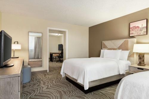 Embassy Suites by Hilton Phoenix Tempe Image