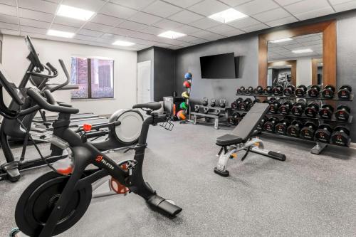a gym with exercise bikes and a fitness room at Hampton Inn & Suites Windsor-Sonoma Wine Country in Windsor