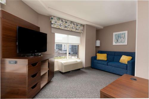 Hampton Inn & Suites Arlington Crystal City DCA Image