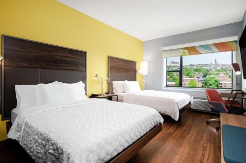 Tru By Hilton Baltimore Harbor East Image