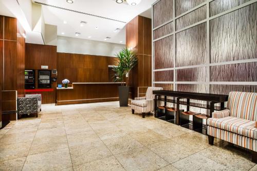 Et opholdsområde på Hilton Garden Inn West 35th Street