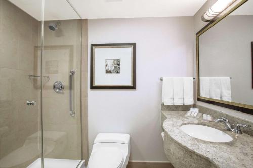 Et badeværelse på Hilton Garden Inn West 35th Street