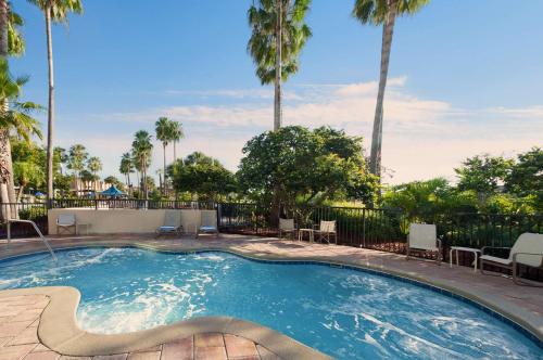 DoubleTree by Hilton at the Entrance to Universal Orlando Image
