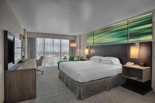 DoubleTree by Hilton at the Entrance to Universal Orlando Image