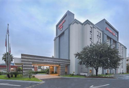 a rendering of the exterior of a hotel at Hampton by Hilton Monterrey Galerias Obispado in Monterrey
