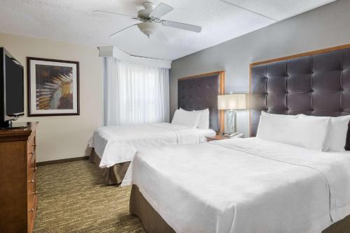 Postel nebo postele na pokoji v ubytování Homewood Suites by Hilton Holyoke-Springfield/North