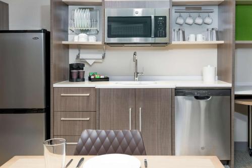 Home2 Suites By Hilton Orlando Near Universal Image