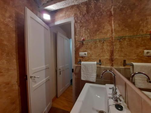 Koupelna v ubytování Casa Rural CAL ROCCO Porta del Pirineu
