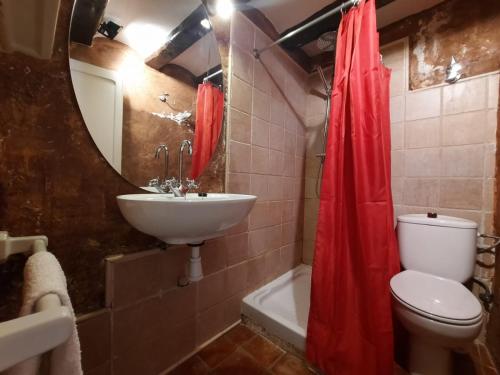 Koupelna v ubytování Casa Rural CAL ROCCO Porta del Pirineu