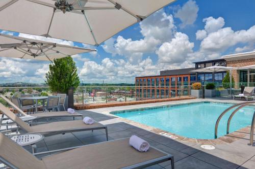 Hampton Inn & Suites Nashville Downtown Capitol View, Tn Image