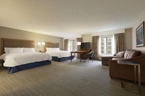 Hampton Inn & Suites Nashville-Downtown Image