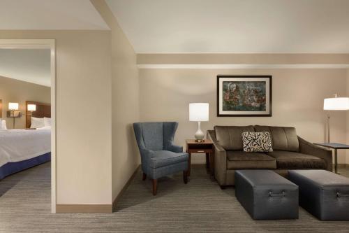 Hampton Inn & Suites Nashville-Downtown Image