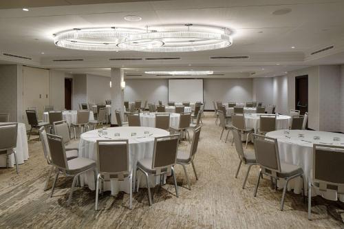Kawasan bisnes dan/atau bilik persidangan di The Kingsley Bloomfield Hills - a DoubleTree by Hilton