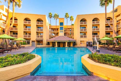 Bazén v ubytování Hilton Phoenix Resort at the Peak nebo v jeho okolí