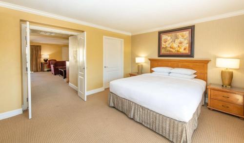 Hilton Phoenix Resort at the Peak Image