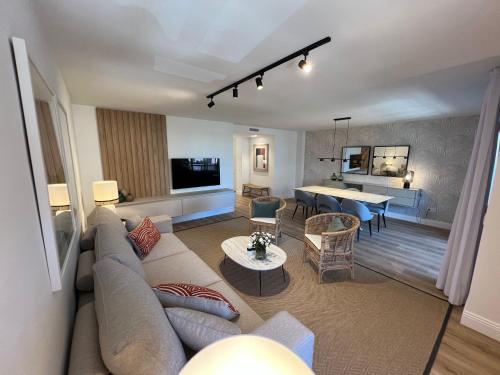 Donoso Cortes & Free parking by ELE Apartments