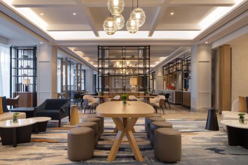 Tirana Marriott Hotelにあるシーティングエリア