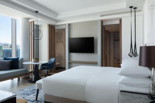 Tirana Marriott Hotelにあるベッド