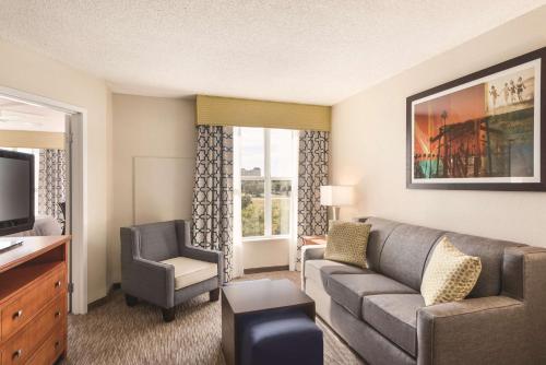 Televisyen dan/atau pusat hiburan di Homewood Suites by Hilton Orlando-International Drive Convention Center