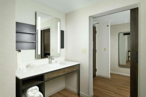Hilton Garden Inn Memphis Downtown Beale Street Image