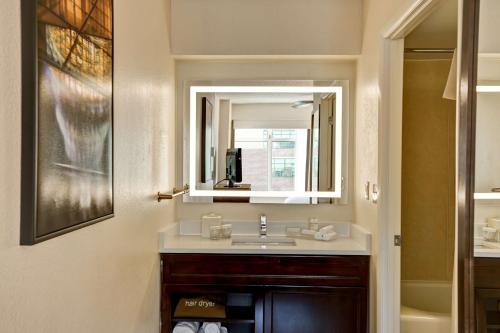 Homewood Suites by Hilton Washington, D.C. Downtown Image