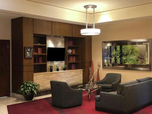 Hilton Garden Inn Baltimore Inner Harbor Image